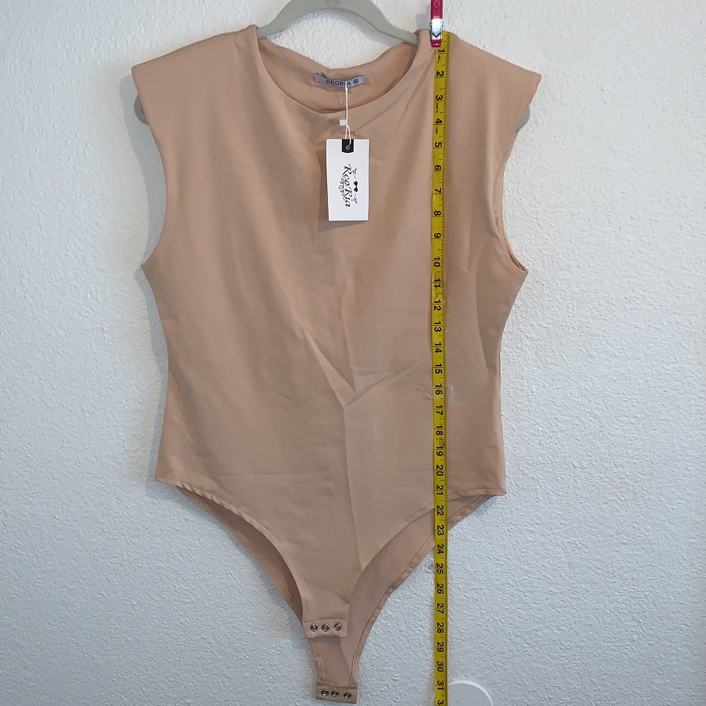 Reoria brand new nude cap sleeve stretchy bodysuit with high waist snaps size XL